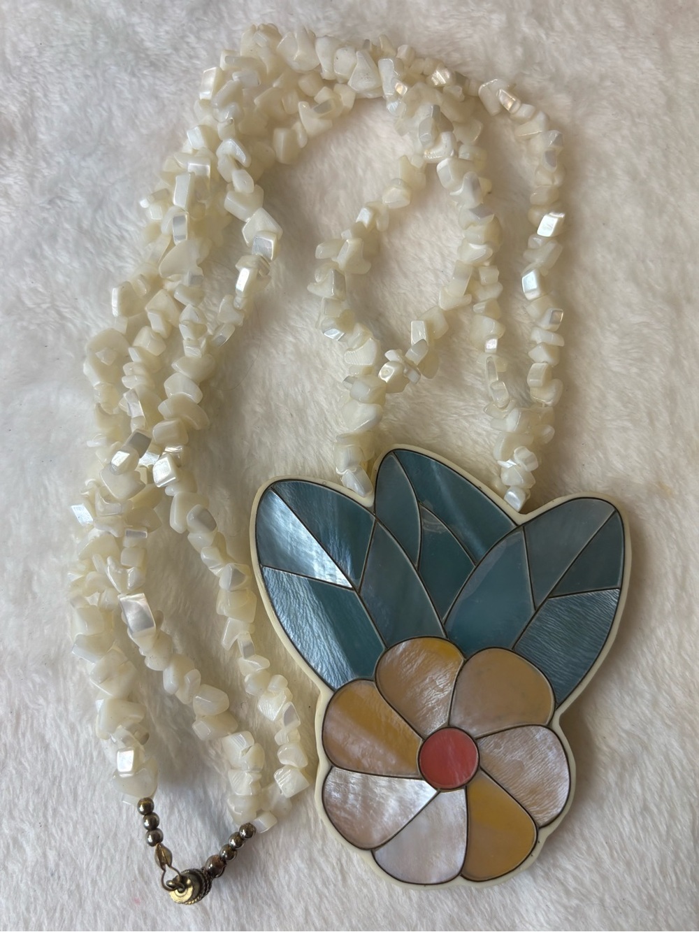 Vintage Mother of Pearl & Abalone Inlay LEE SANDS Floral Pendant Necklace 1980’s